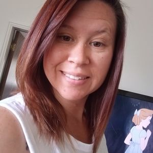 Meet your Posher, Lora